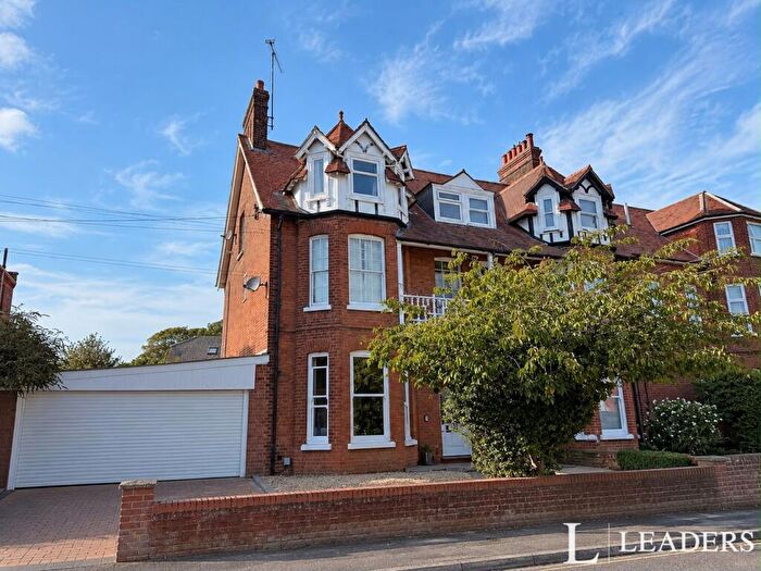 2 Bedroom Flat To Rent In Queens Road, Felixstowe, IP11