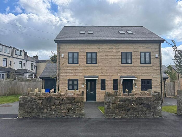 4 Bedroom Property To Rent In Goodshawfold Road, Rossendale, BB4