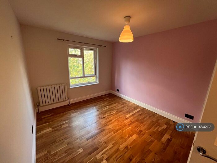 2 Bedroom Flat To Rent In Aldbury Grove, Welwyn Garden City, AL7