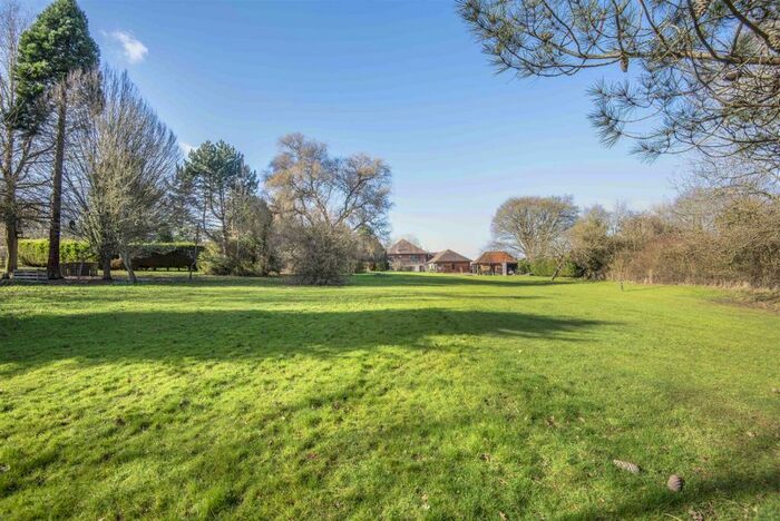 5 Bedroom Detached House For Sale In Stanford Dingley, Reading, RG7