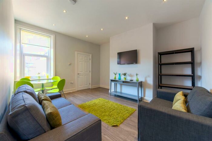 3 Bedroom Flat To Rent In £pppw - Hazelwood Ave, Jesmond, NE2