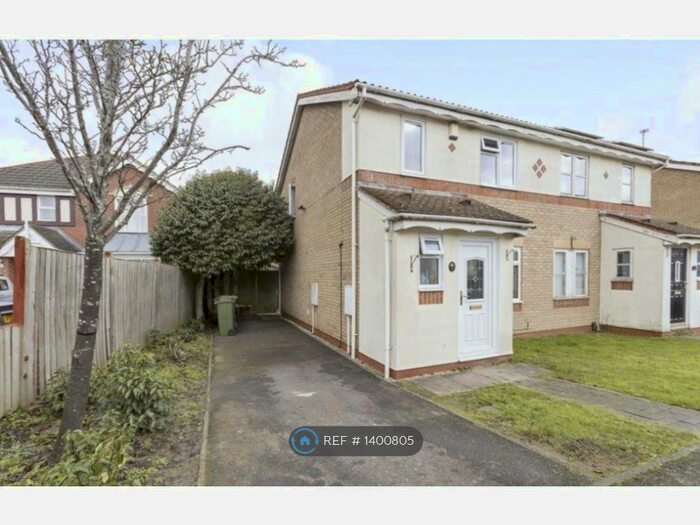 3 Bedroom Semi-Detached House To Rent In Tom Paine Close, Braunstone, Leicester, LE3