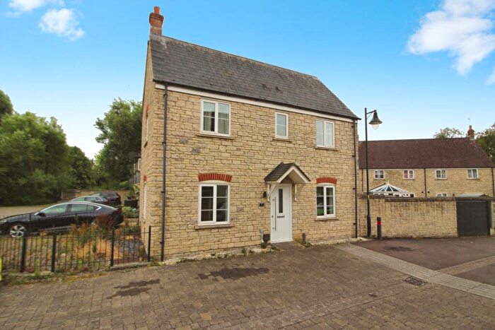 3 Bedroom End Of Terrace House To Rent In Gaveller Road, Swindon, SN25