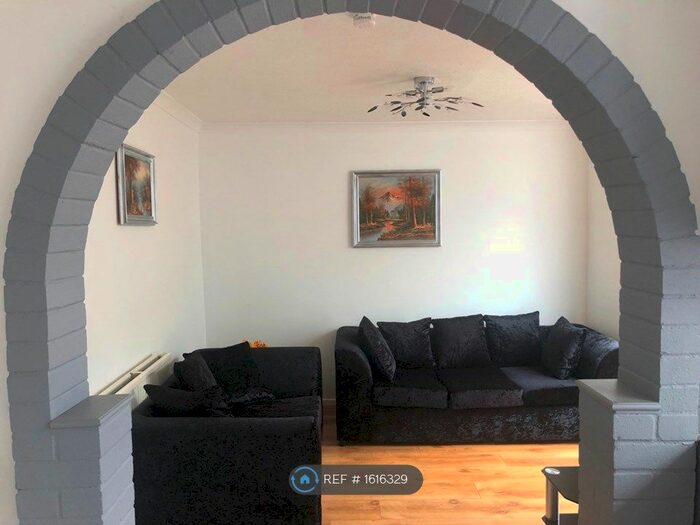 4 Bedroom Terraced House To Rent In Glenwood, Bracknell, RG12