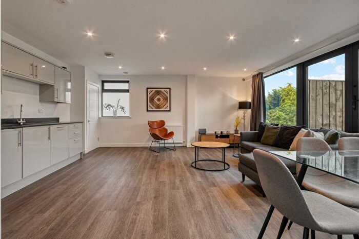 2 Bedroom Flat To Rent In Forty Lane, London, Greater London, HA9