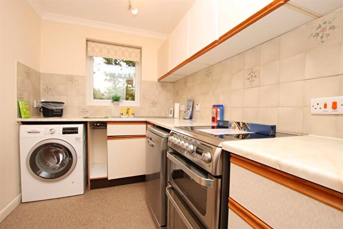 1 Bedroom Flat To Rent In Weymouth Court, Bath, BA1