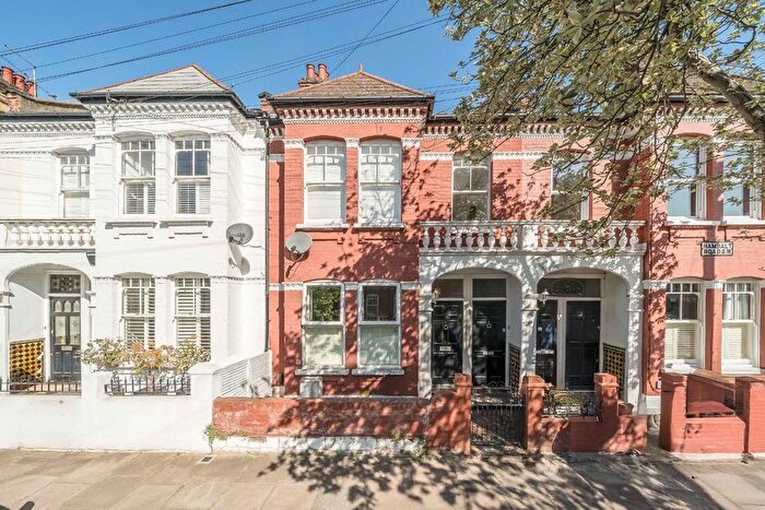 2 Bedroom Flat To Rent In Hambalt Road, Clapham, SW4