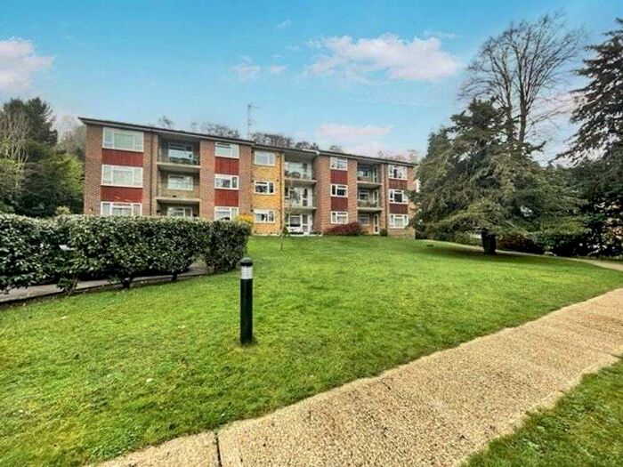 2 Bedroom Property To Rent In Caterham, CR3