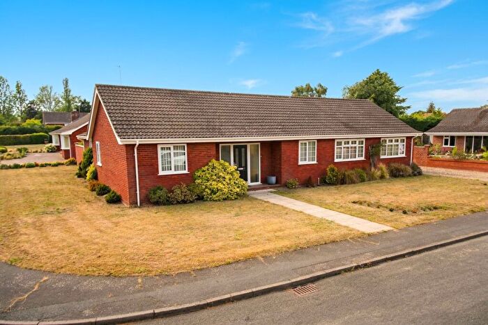 4 Bedroom Detached Bungalow For Sale In Carrs Hill Close, Old Costessey, Norwich, NR8