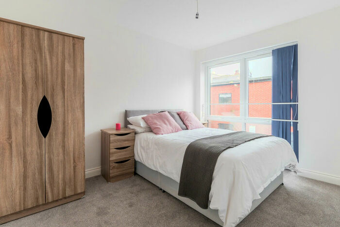 1 Bedroom Apartment To Rent In Park Residence, Holbeck, Leeds, LS11