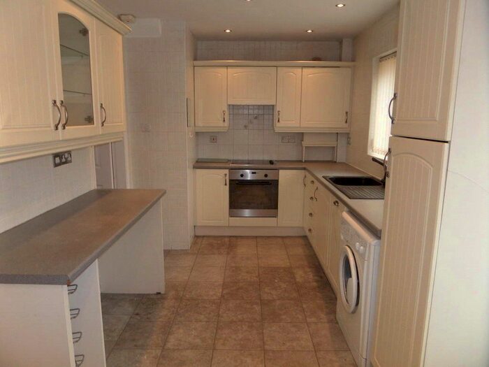 2 Bedroom Detached House To Rent In Wendover Drive, Nottingham, Nottinghamshire, NG8