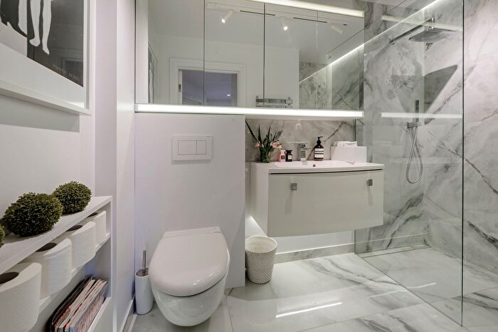 3 Bedroom Flat For Sale In Old Brompton Road, South Kensington, SW5