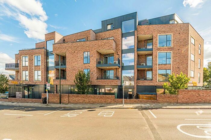 1 Bedroom Flat For Sale In Sandycombe Road, Richmond, TW9