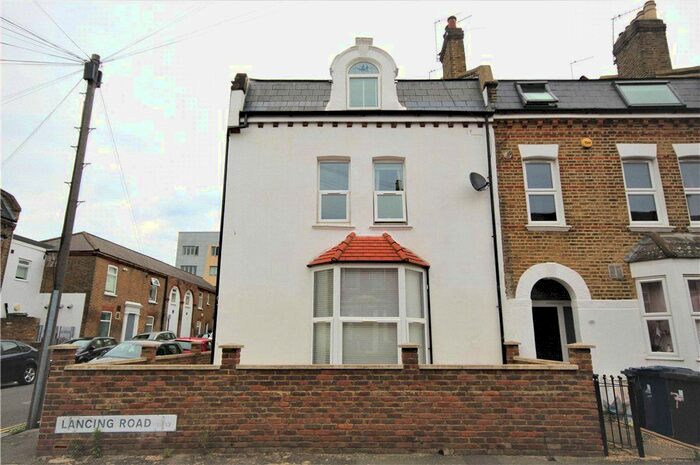 3 Bedroom Flat To Rent In Lancing Road, Ealing, W13