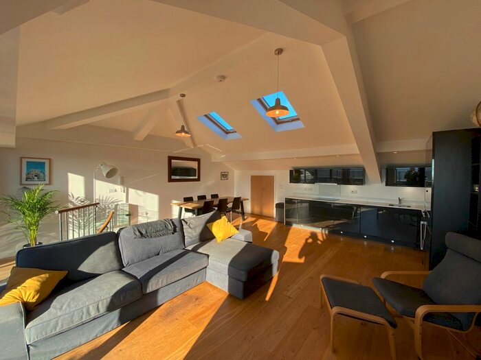 2 Bedroom Flat To Rent In Millbrook Road East, Southampton, SO15