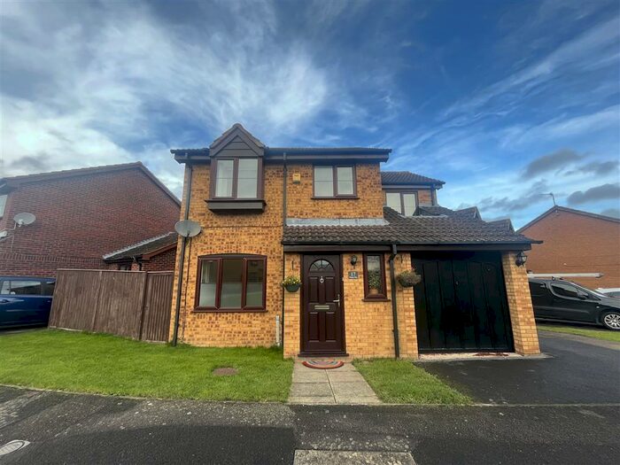 3 Bedroom House To Rent In Thorne Way, Aylesbury, HP20