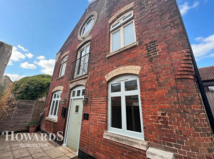 3 Bedroom Detached House For Sale In Baker Street, Gorleston, NR31