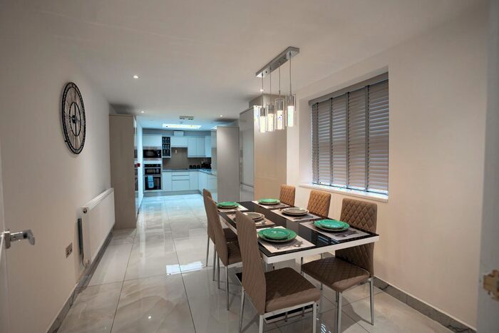 6 Bedroom Terraced House To Rent In Nelson Street, Broughton, Salford, M7