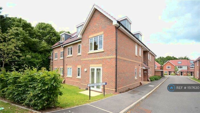2 Bedroom Flat To Rent In Windermere Gate, Bracknell, RG12