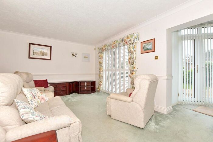 2 Bedroom Flat For Sale In Sea Road, Westgate-On-Sea, Kent, CT8
