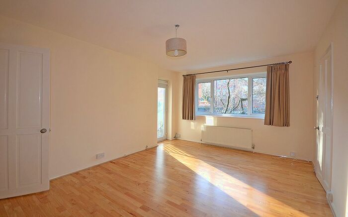 1 Bedroom Flat To Rent In Waverley Road, Crouch End, London, N8