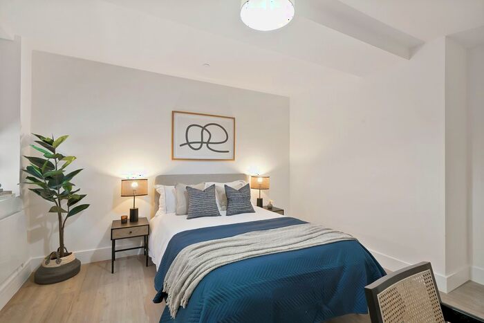 1 Bedroom Flat To Rent In Steeplemount House, Shirley Road, Enfield, EN2