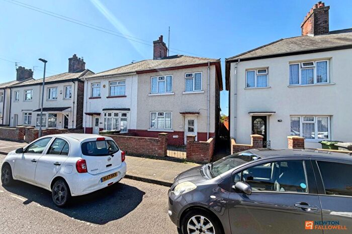 3 Bedroom Semi Detached House For Sale In Belham Road, Peterborough, PE1