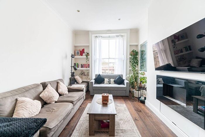 2 Bedroom Flat For Sale In Gloucester Terrace, Bayswater, London, W2