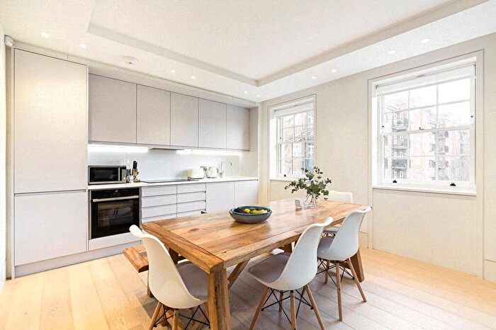 3 Bedroom Flat To Rent In Portobello Road, Notting Hill, W11