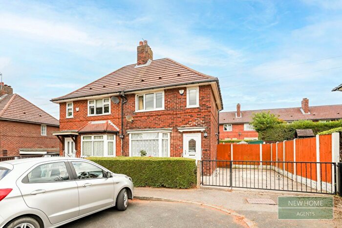 2 Bedroom Semi Detached House For Sale In Appleby Walk, Leeds, LS15