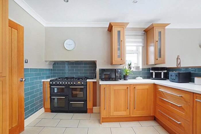 4 Bedroom Detached House For Sale In Bredhurst Road, Wigmore, ME8