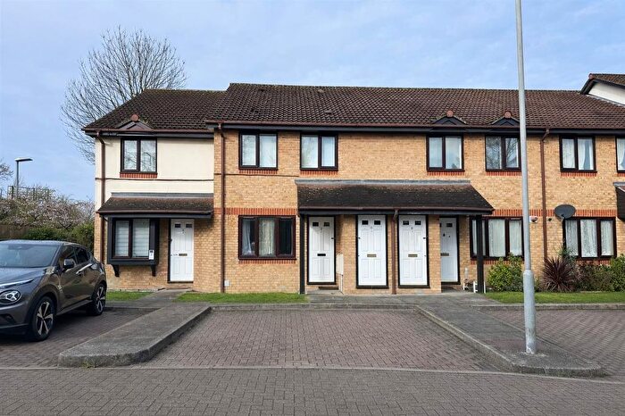 1 Bedroom Flat To Rent In Ullswater Court, Oakington Avenue, Harrow, HA2