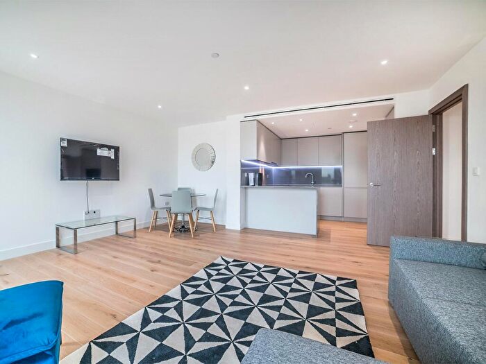 2 Bedroom Apartment To Rent In Vaughan Way, London Dock, E1W