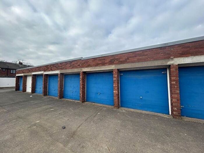 Light Industrial To Rent In Glenfield Garages, Glenfield Avenue, Hexthorpe, Doncaster, DN4