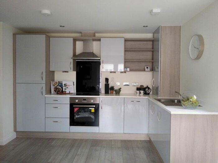 2 Bedroom Flat To Rent In Southend Road, Stanford-Le-Hope, SS17