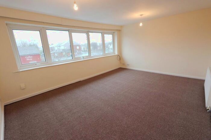 2 Bedroom Apartment To Rent In Park Lane, Whitefield, M45