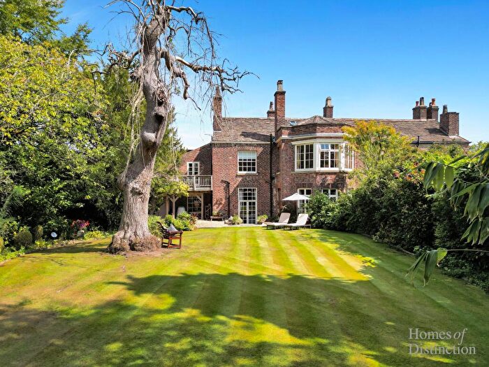 8 Bedroom Semi-Detached House For Sale In Bollington Road, Bollington, SK10