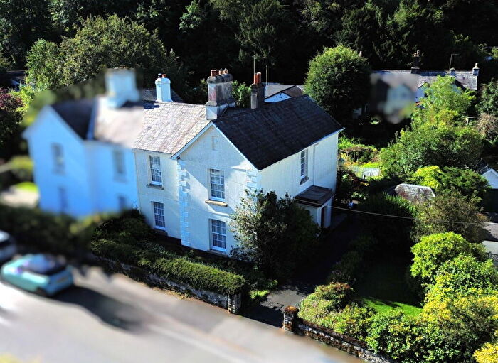 4 Bedroom Semi-Detached House For Sale In Parkwood Road, Tavistock... *River Frontage*, PL19