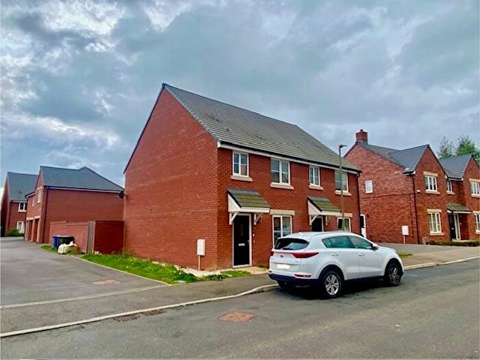 3 Bedroom Semi Detached House For Sale In Banbury, Oxfordshire, OX16