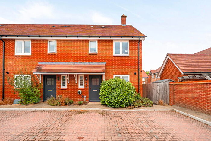 2 Bedroom End Of Terrace House For Sale In Fishbourne Gardens, Chineham, RG24