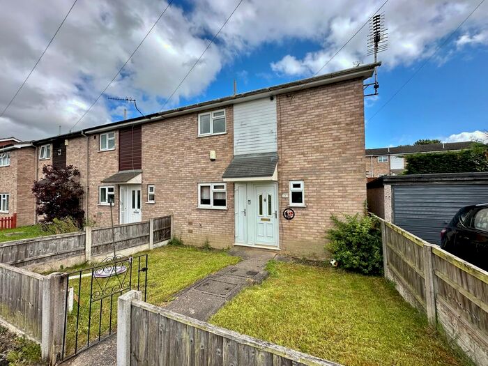 3 Bedroom Semi-Detached House To Rent In Briar Close, Alfreton, DE55