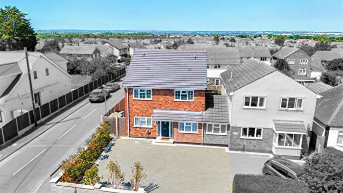 4 Bedroom Detached House For Sale In Down Hall Road, Rayleigh, SS6