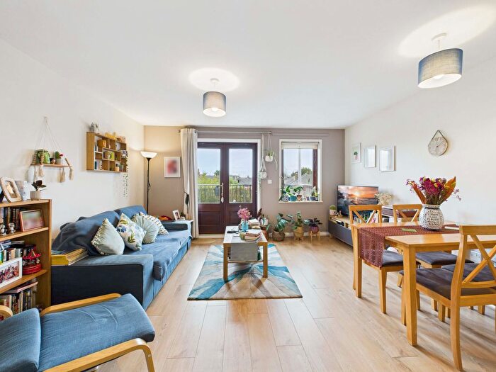 2 Bedroom Flat For Sale In Sun Street, Reading, RG1