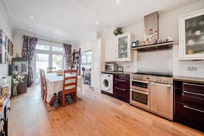 5 Bedroom End Of Terrace House For Sale In Hither Green Lane, London, SE13