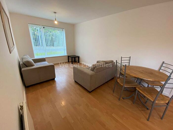 2 Bedroom Apartment To Rent In Sugar Mill Square, Salford, M5