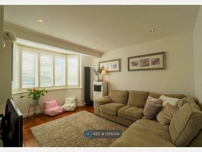 4 Bedroom End Of Terrace House To Rent In Selkirk Road, Twickenham, TW2