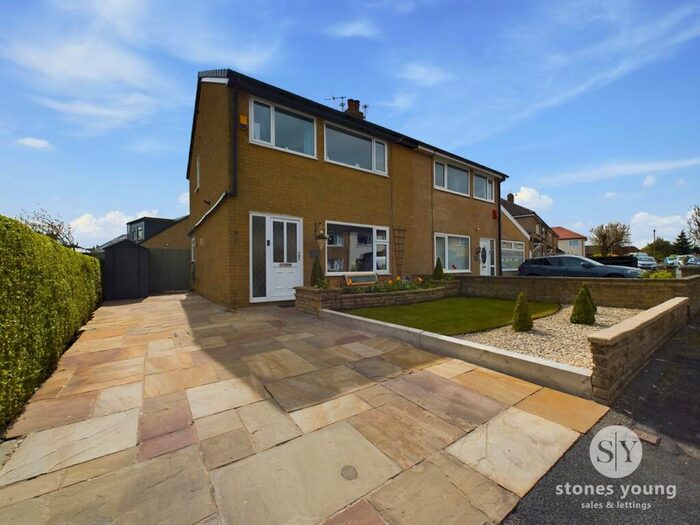 3 Bedroom Semi-Detached House For Sale In Lynfield Road, Great Harwood, Blackburn, BB6