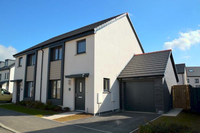 3 Bedroom Semi-Detached House To Rent In Red Cove Close, Wadebridge, PL27