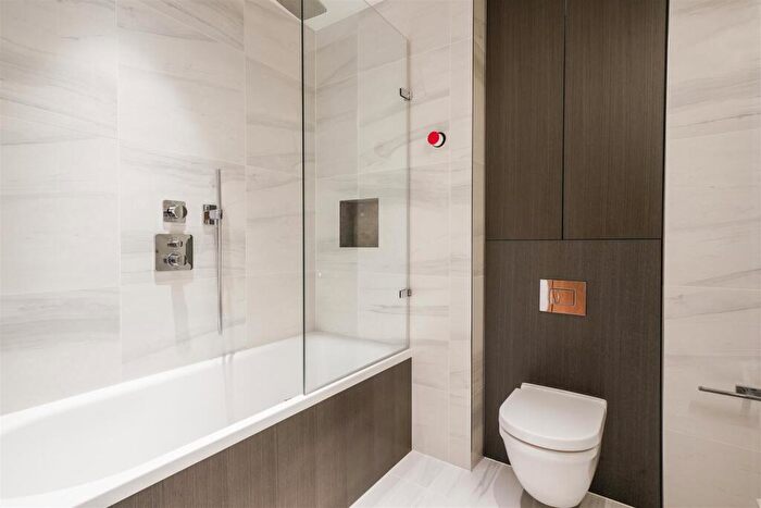 2 Bedroom Apartment To Rent In Roman House, Barbican, EC2Y