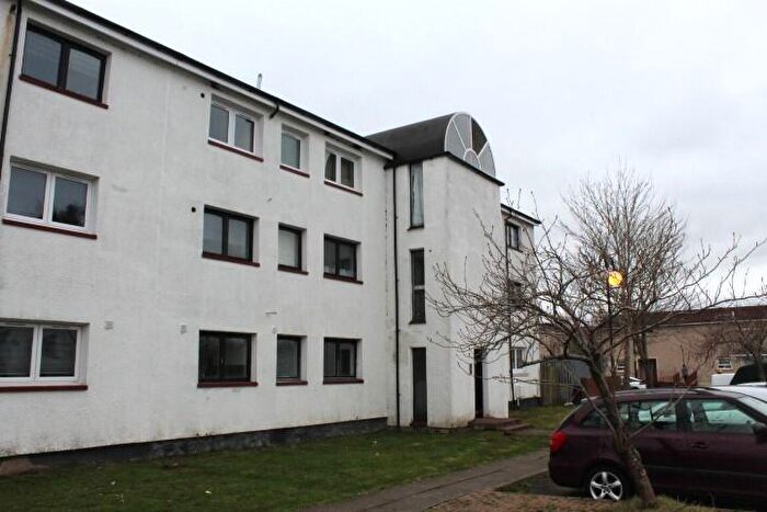 2 Bedroom Flat To Rent In Kildonan Court, Newmains, ML2